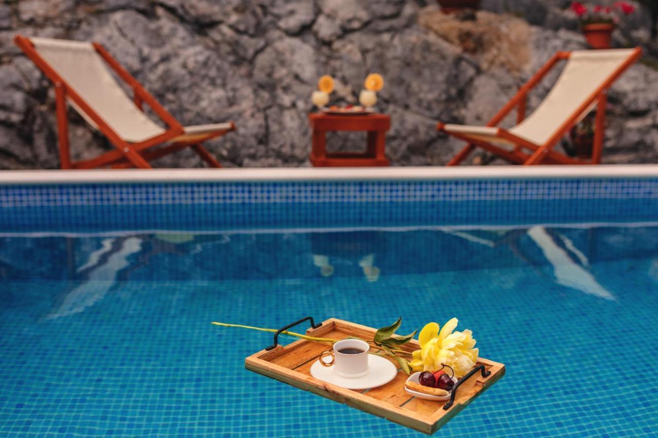 Boutique Hotel Capitano แฮร์เซ็ก-โนวี ภายนอก รูปภาพ