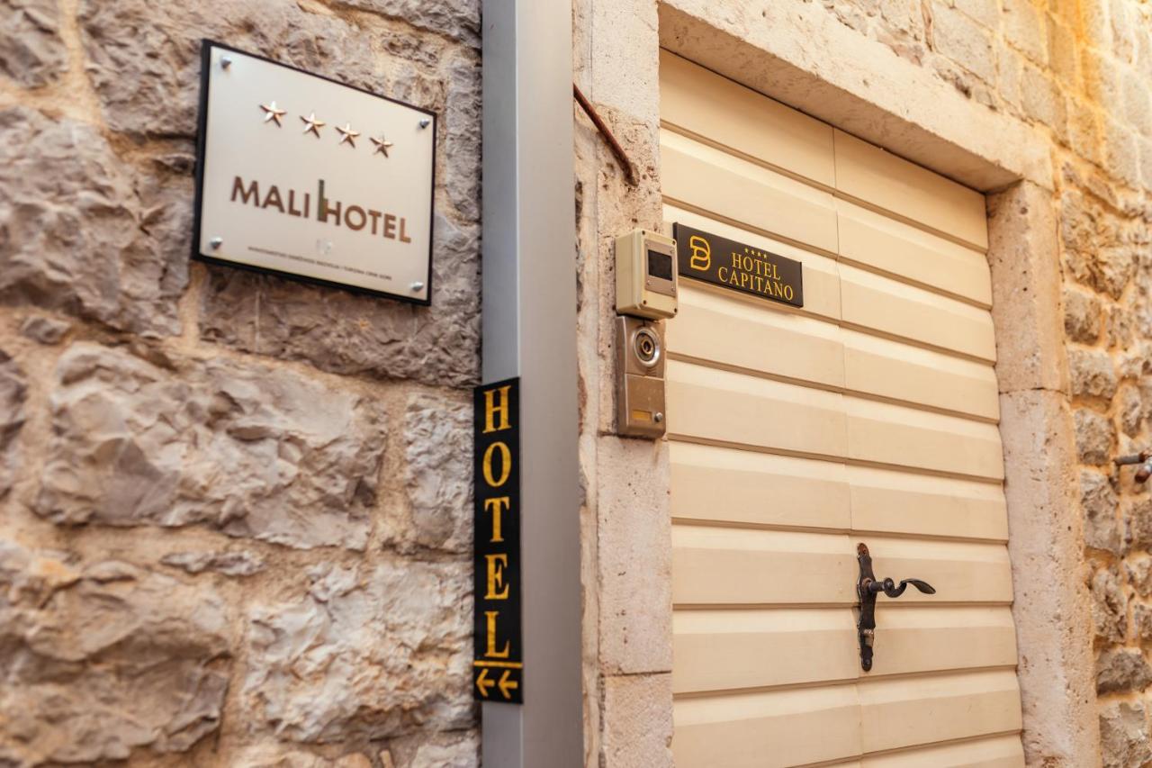 Boutique Hotel Capitano แฮร์เซ็ก-โนวี ภายนอก รูปภาพ