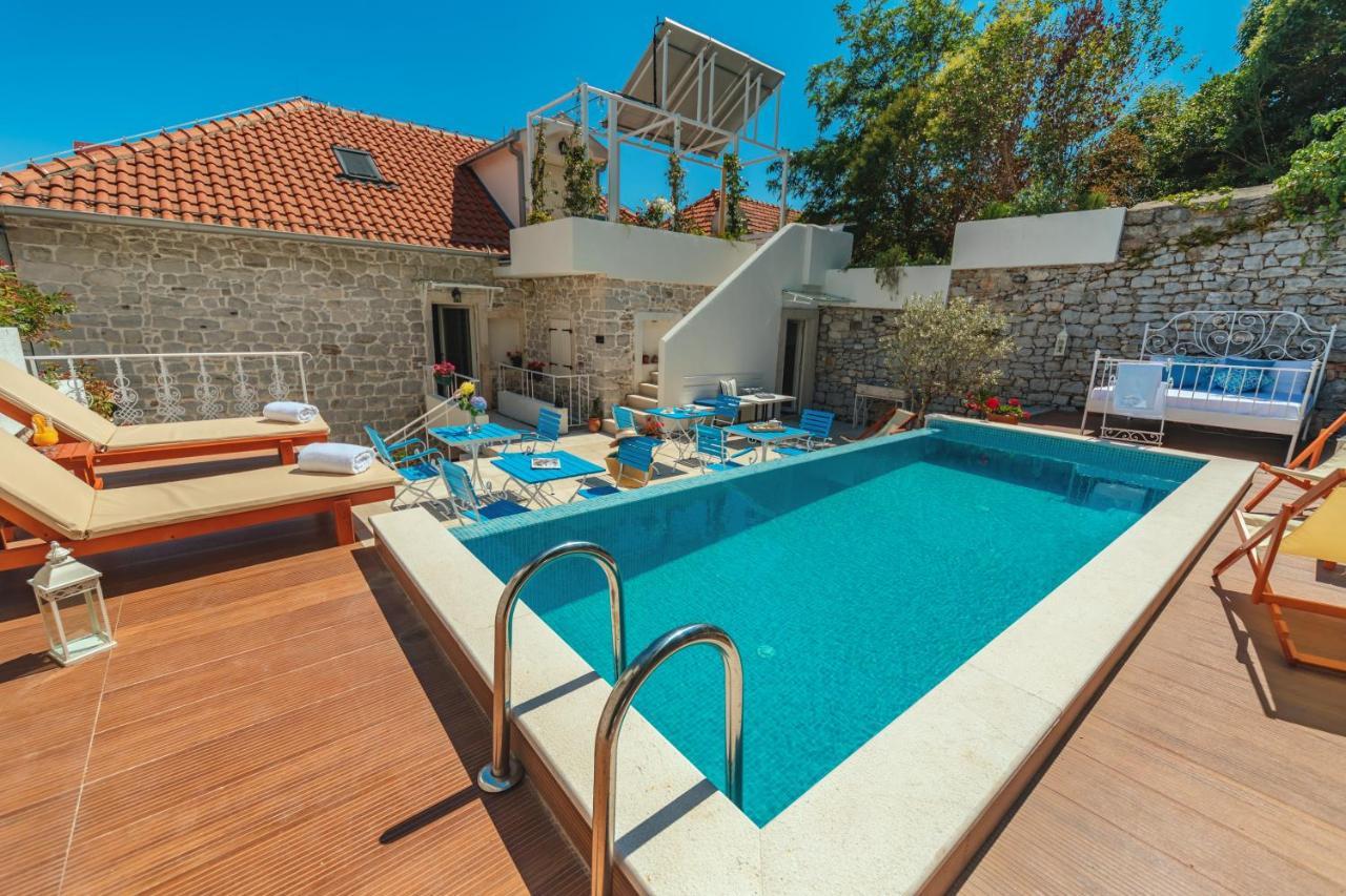Boutique Hotel Capitano แฮร์เซ็ก-โนวี ภายนอก รูปภาพ