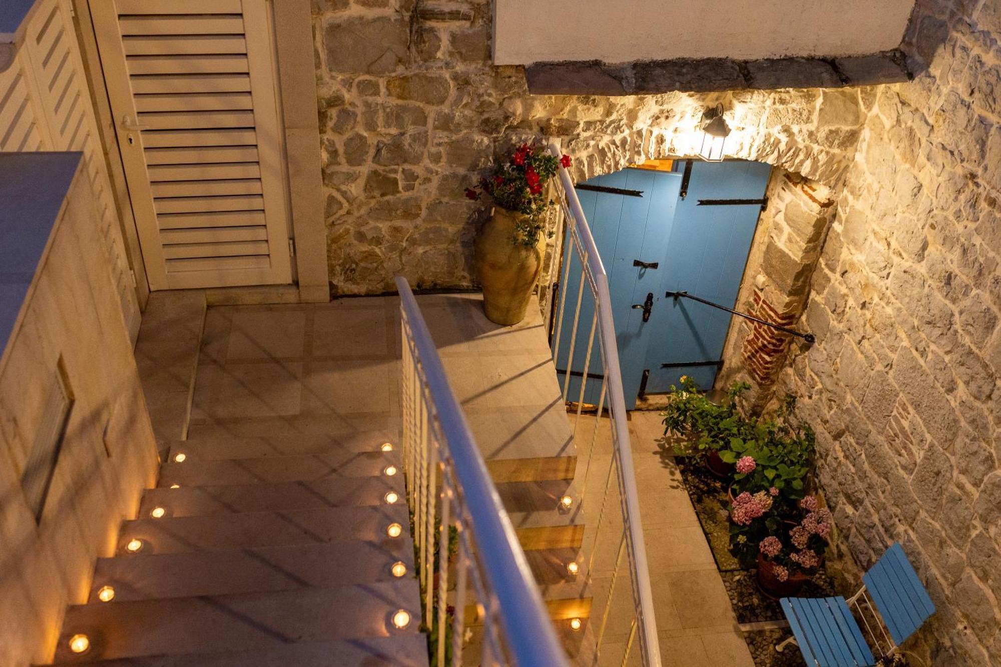 Boutique Hotel Capitano แฮร์เซ็ก-โนวี ภายนอก รูปภาพ