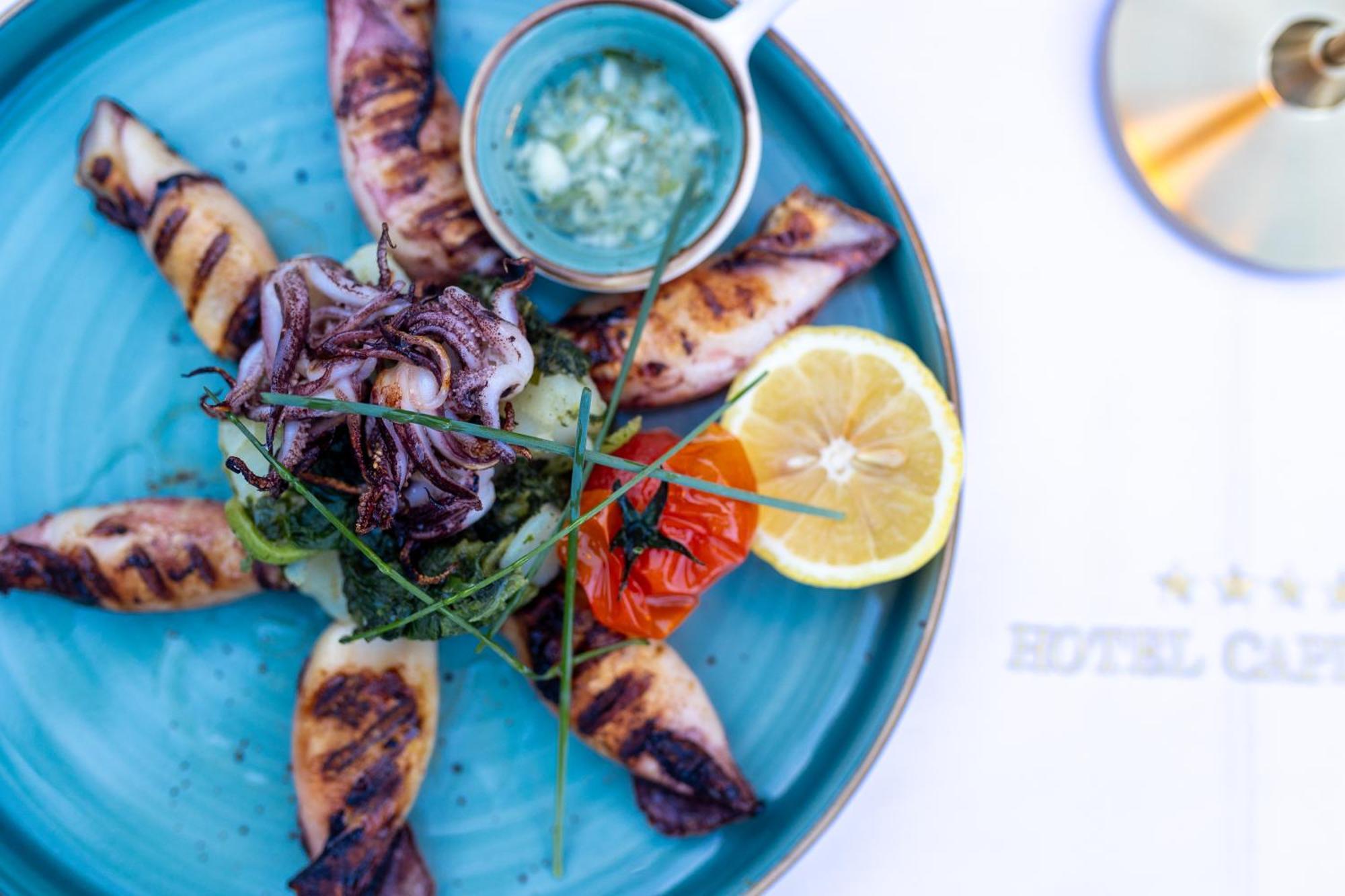 Boutique Hotel Capitano แฮร์เซ็ก-โนวี ภายนอก รูปภาพ