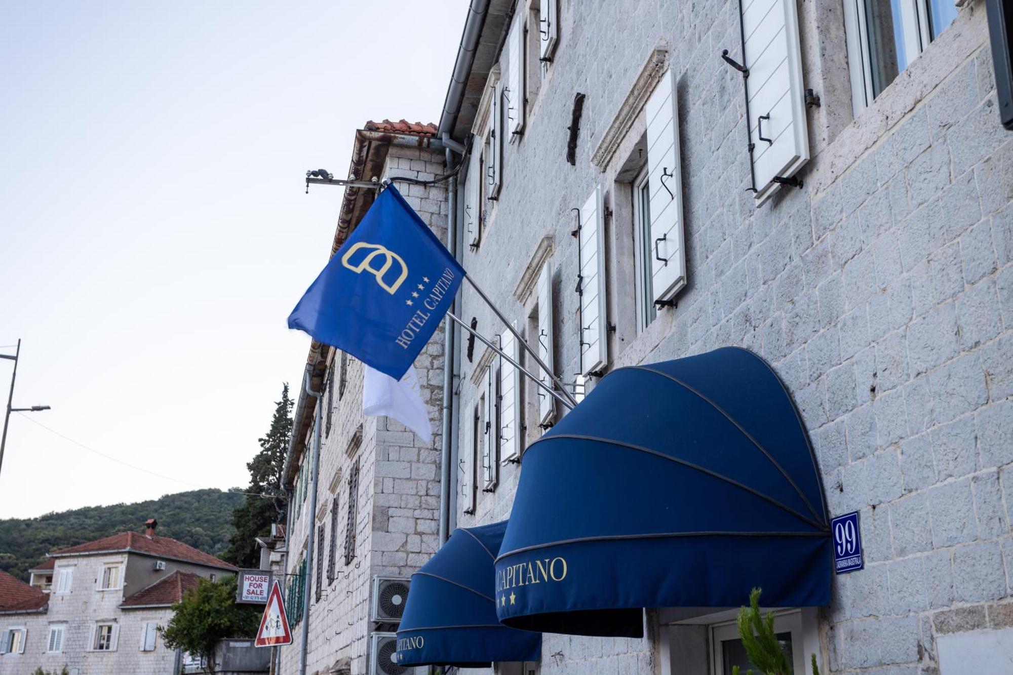 Boutique Hotel Capitano แฮร์เซ็ก-โนวี ภายนอก รูปภาพ